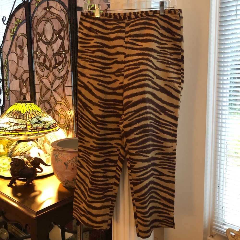 Beautiful Animal Print Capri Pants